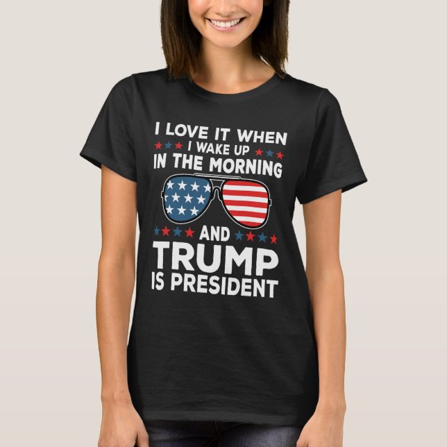 Camiseta Adoro Quando Trump É Presidente 47. (Frente)