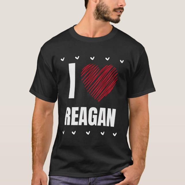 Camiseta Adoro Reagan Legal Name Red Heart Personalize Engr (Frente)