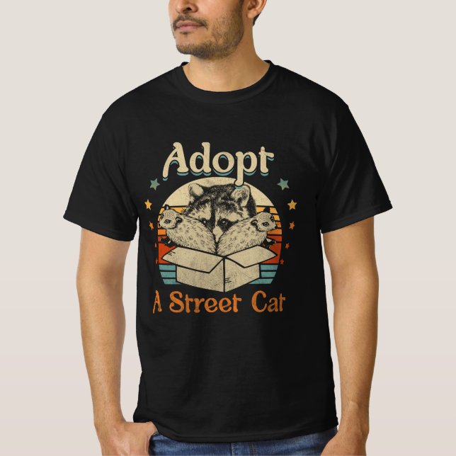 Camiseta Adotar Uma Rua Gato Engraçado Ogambm Raccoon Skunk (Frente)