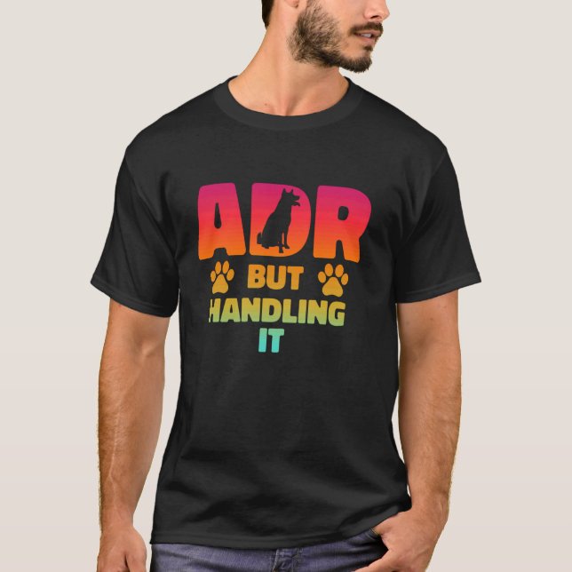 Camiseta ADR, Mas Manipulando O Veterinário Veterinário Eng (Frente)