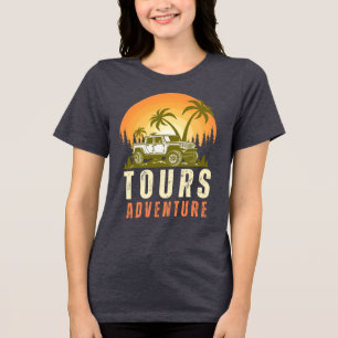 Camiseta Adventure aguarda, acampamento engraçado, ideia de