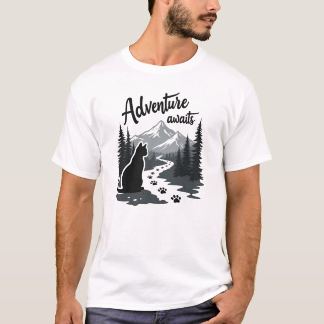 Camiseta Adventure Awaits Cat Hiking Mountains Silhouette – (Frente)