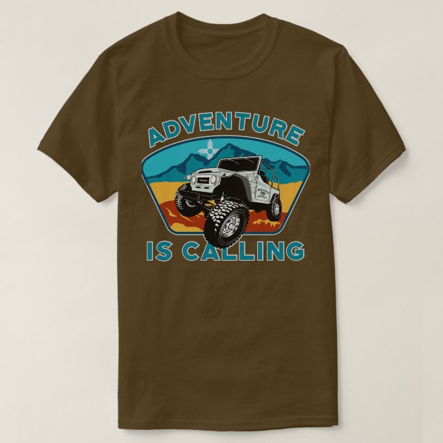 Camiseta Adventure está ligando com o FJ40 (Frente do Design)