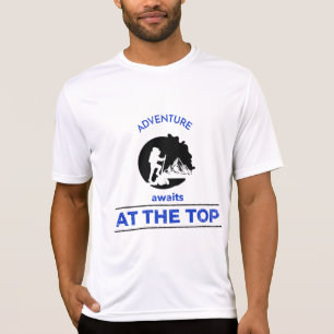 Camiseta Adventure Hiking, Aventura Aguarda no Topo