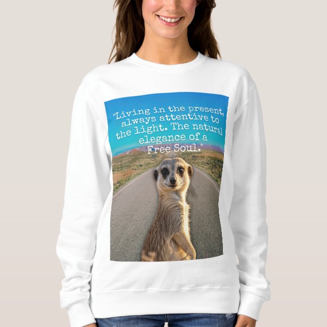 Camiseta Adventurous Meerkat Living (Frente)
