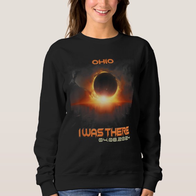 Camiseta Aesthetic Cityscape Total Solar Eclipse 2024 Ohio (Frente)