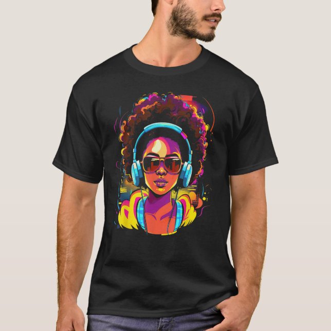 Camiseta African American Woman Black Girl With Headphones  (Frente)
