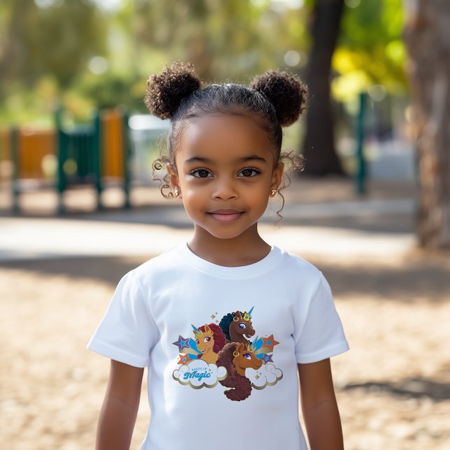Camiseta Afro Unicorn "Made of Magic" Trio Design (Criador carregado)