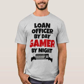 Camiseta Agente de Empréstimo por Day Gamer por Night