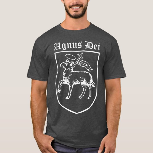 Camiseta Agnus Dei Jesus Lamb de Deus Latino Tradicional (Frente)