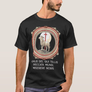 Camiseta Agnus Dei Sanctus Tradicional em Massa Latina