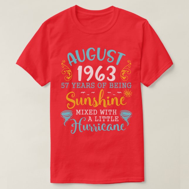 Camiseta Agosto De 1963 Feliz Aniversário 57 Anos De Ser Su (Frente do Design)