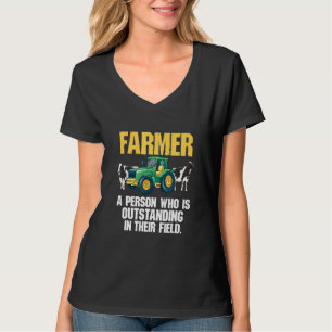 Camiseta Agricultor Que Se Encontra Em Pé No Seu Colégio
