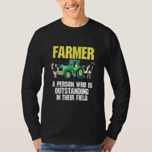 Camiseta Agricultor Que Se Encontra Em Pé No Seu Colégio