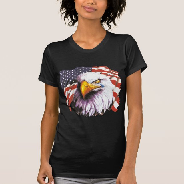 Camiseta Águia americana com um rasgo - bandeira dos EUA no (Frente)