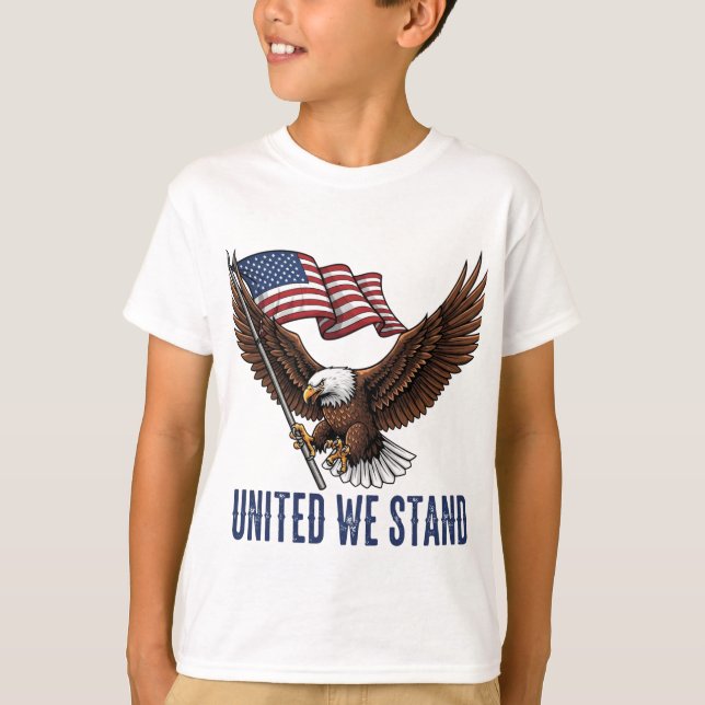 Camiseta Águia Balda Patriótica com Bandeira Americana (Frente)