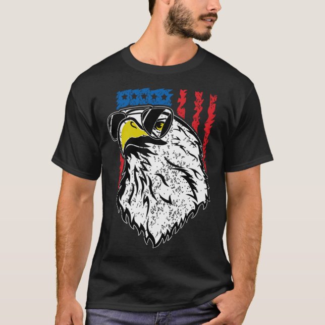 Camiseta Águias voando óculos de sol e bandeira americana V (Frente)