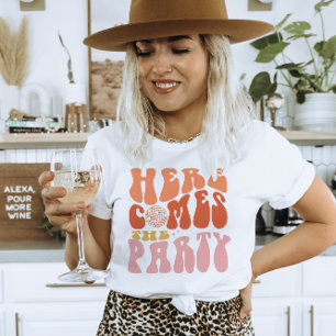 Camiseta Aí vem a festa de despedida de solteira combinando