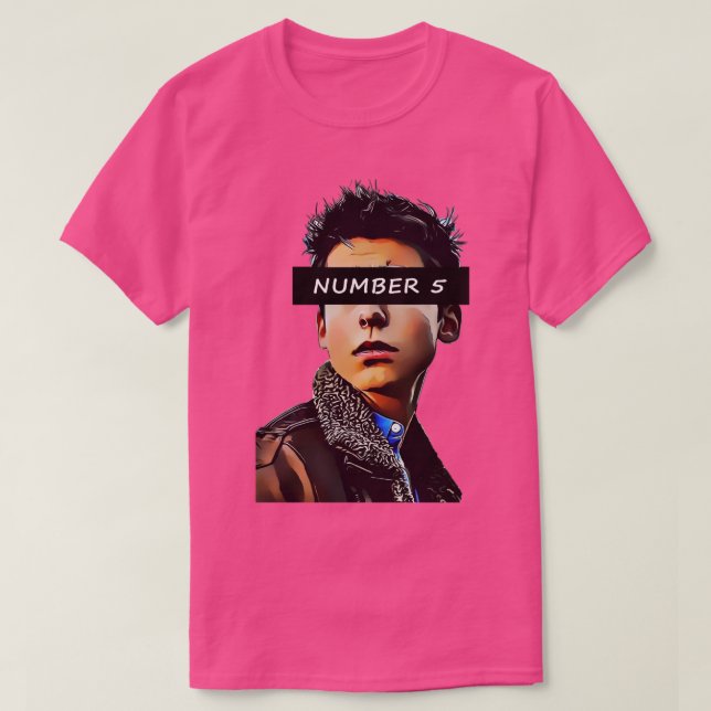 Camiseta Aidan Gallagher Número 5 - Melhor Mulher Clássica (Frente do Design)