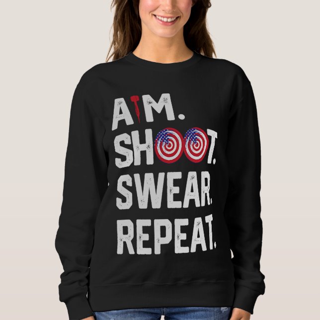 Camiseta Aim Shoot Swear Repeat Dartboard Target Bullseye   (Frente)