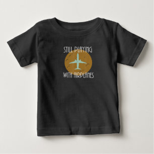 Camiseta Ainda Brincando Com Presente Gráfico Piloto De Avi