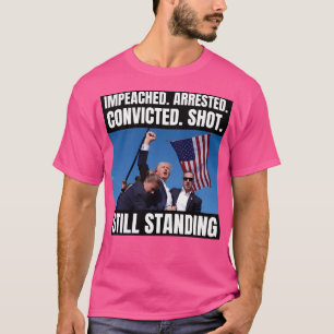 Camiseta Ainda em pé Donald Trump - Posto de Imagem Icônica
