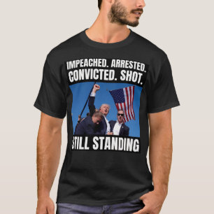 Camiseta Ainda em pé Donald Trump - Posto de Imagem Icônica