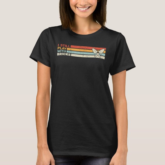 Camiseta Ainda jogo com Bricks pedreiro retro para homens  (Frente)