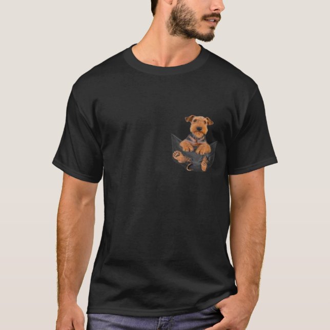 Camiseta Airedale Terrier em seu bolso presente para o amor (Frente)