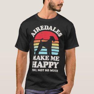 Camiseta Airedale Terriers Me Faz Feliz Retro Sunset