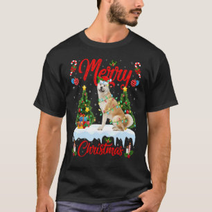 Camiseta Akita Inu Dog Lights Xmas Tree Santa Akita Inu Chr