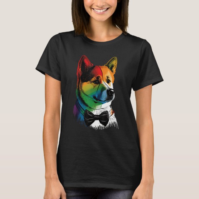Camiseta Akita Inu Gay Pride Dog LGBT Rainbow Flag on Akita (Frente)