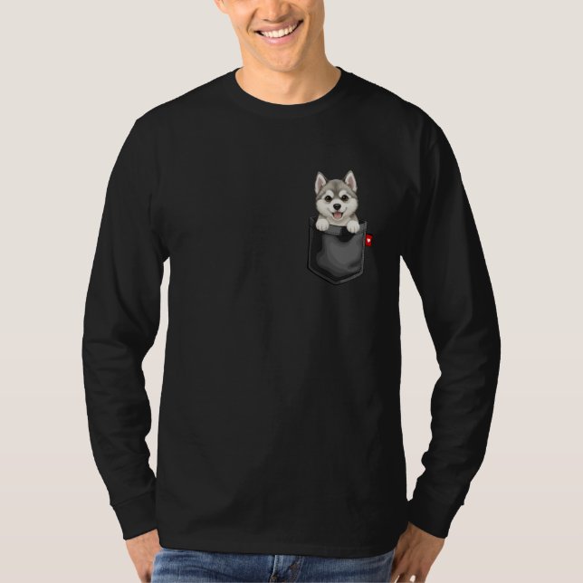 Camiseta Alaskan Malamute Dog in Pocket Peeking Cute Puppy  (Frente)