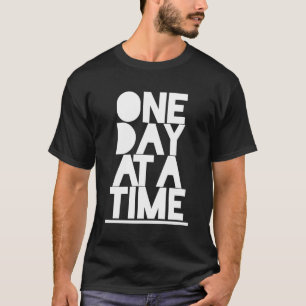 Camiseta Alcoólicos Anônimos Um Dia De Cada Vez Sobriedade