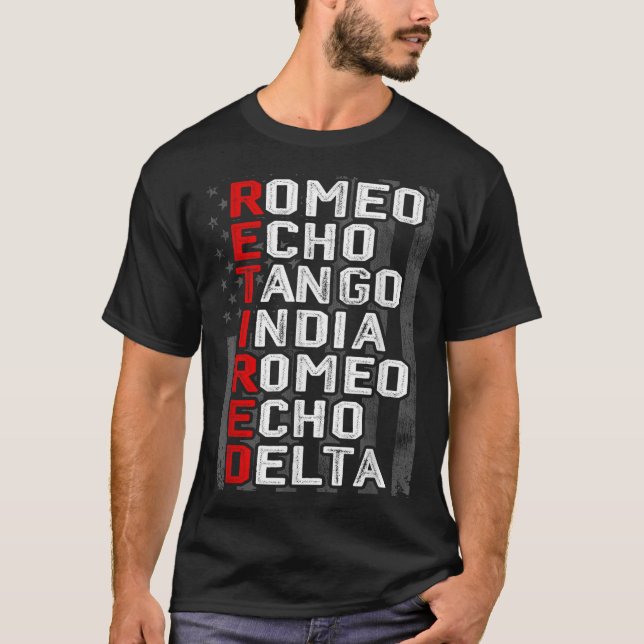 Camiseta Alfabeto Telefônico Fora Aposentada Veterana Ameri (Frente)