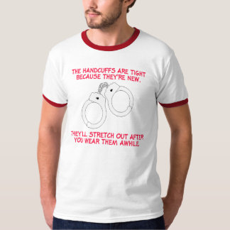 Camiseta algemas apertadas