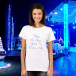 Camiseta Algo azul antes que eu faça Chá de panela<br><div class="desc">Uma t-shirt para um chá de panela ou uma festa de solteira. Frente: um arco azul e o texto: Algo AZUL antes de mim. Voltar: Personalize e adicione o nome da noiva a ser,  adicione a data da festa.</div>