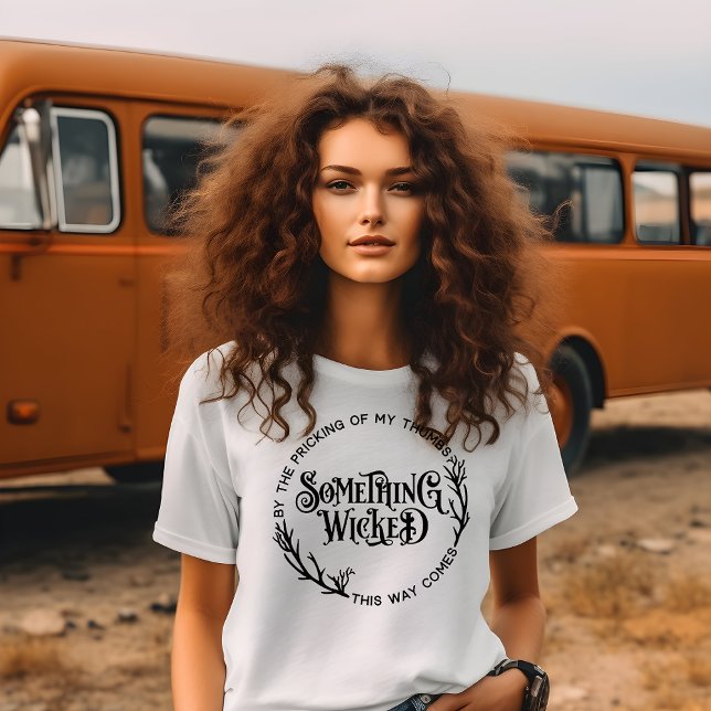 Camiseta Algo Sinistro Halloween (Criador carregado)