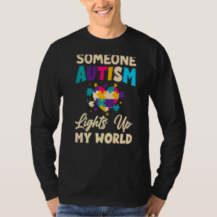 Camiseta Alguém Autismo Acende Meu Mundo