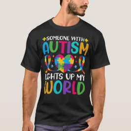 Camiseta Alguém com Autismo Ilumina Meu Mundo Colorido Ele