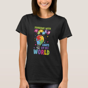 Camiseta Alguém com Autismo Ilumina Meu Mundo Conscientizaç