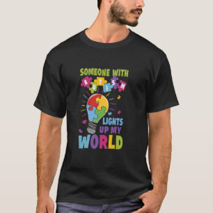 Camiseta Alguém com Autismo Ilumina Meu Mundo Conscientizaç