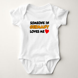 Camiseta Alguém em Alemanha ama-me