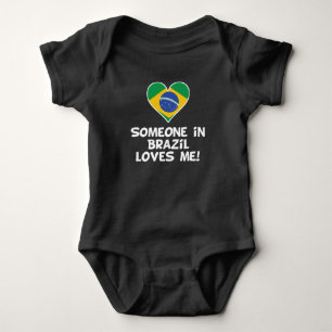 Camiseta Alguém em Brasil ama-me
