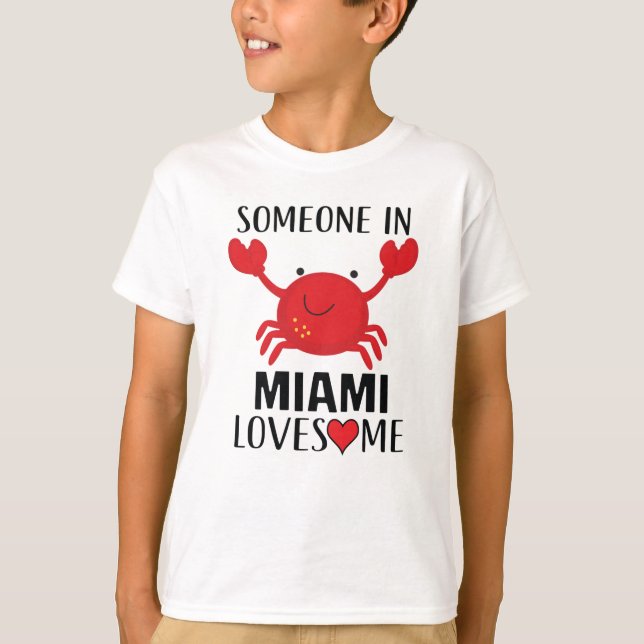 Camiseta Alguém em Miami me ama (Frente)