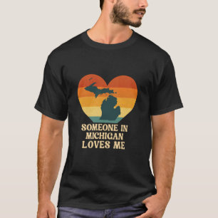 Camiseta Alguém em Michigan Me Ama MI Estado EUA Retro Pres