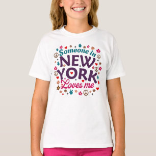 Camiseta Alguém em Nova York Me Ama Design Retrô Divertido