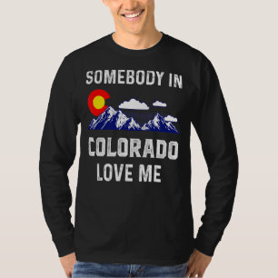 Camiseta Alguém Me Ama Colorado Denver Flag Co Souve