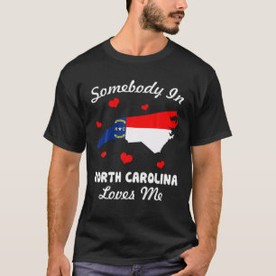 Camiseta Alguém Na Carolina Do Norte Me Ama Engraçado