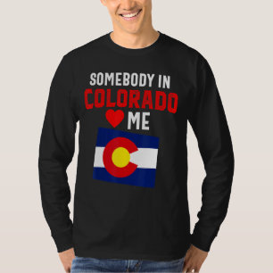 Camiseta Alguém No Amor Colorado Denver Flag Souvenir Mo
